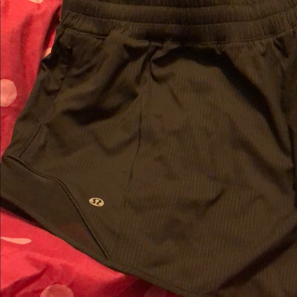hotty hot short lulu lemon 2.5” inseam